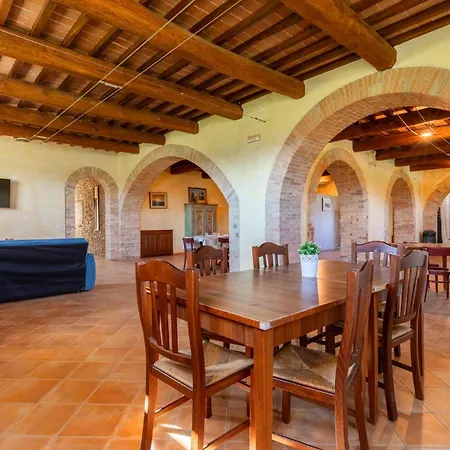 Pet Friendly In With Swimming Pool Сasa de vacaciones Montone (Umbria)