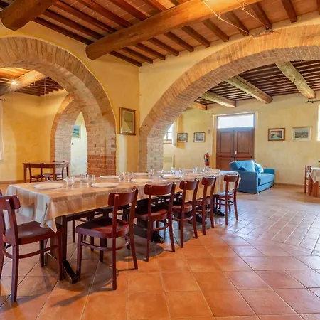 Сasa de vacaciones Pet Friendly In With Swimming Pool *