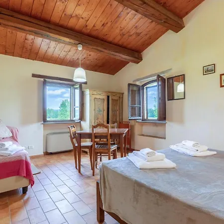 Pet Friendly In With Swimming Pool Сasa de vacaciones