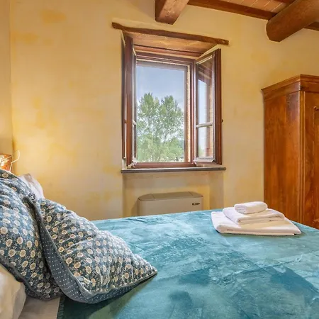 Pet Friendly In With Swimming Pool Сasa de vacaciones *