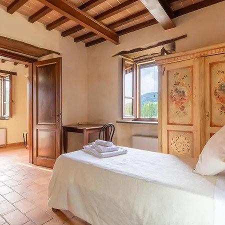 Pet Friendly In With Swimming Pool Сasa de vacaciones *