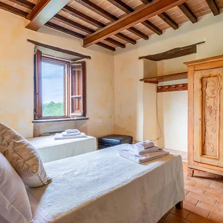 Pet Friendly In With Swimming Pool Сasa de vacaciones