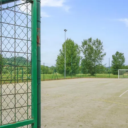 Сasa de vacaciones Pet Friendly In With Swimming Pool